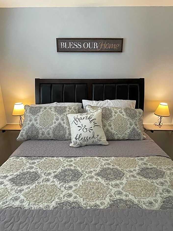 Charming 2-Bedroom House for a Peaceful Getaway