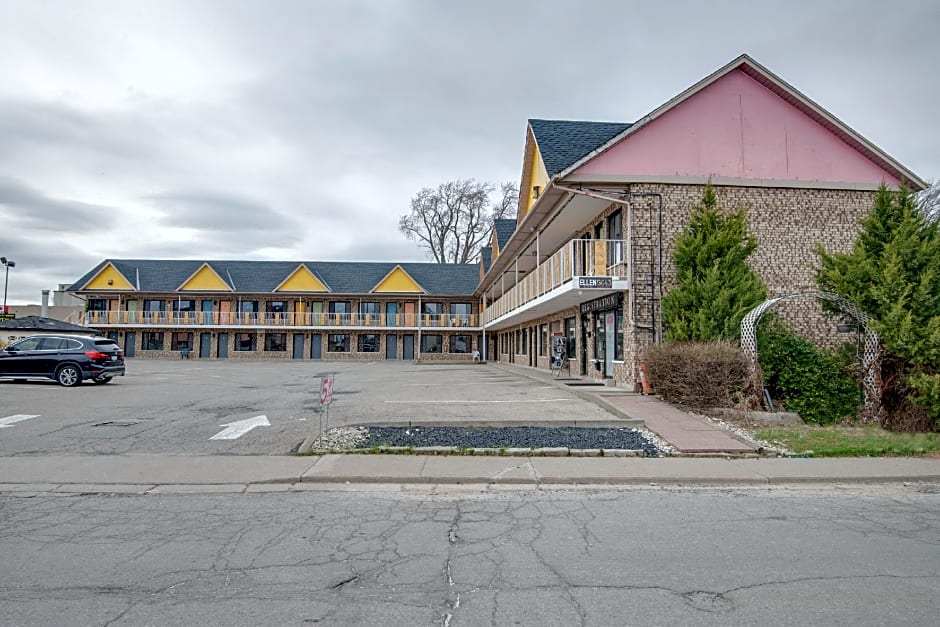 Falls Inn Near Casino Niagara By OYO