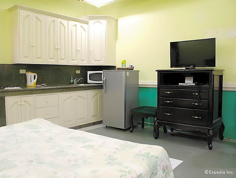 Kokomos Suites Hotel