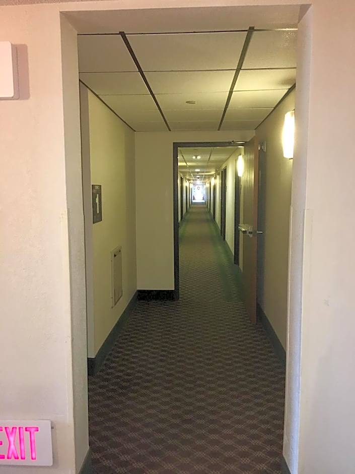 Super 8 by Wyndham Clearfield