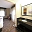 La Quinta Inn & Suites by Wyndham Sandusky