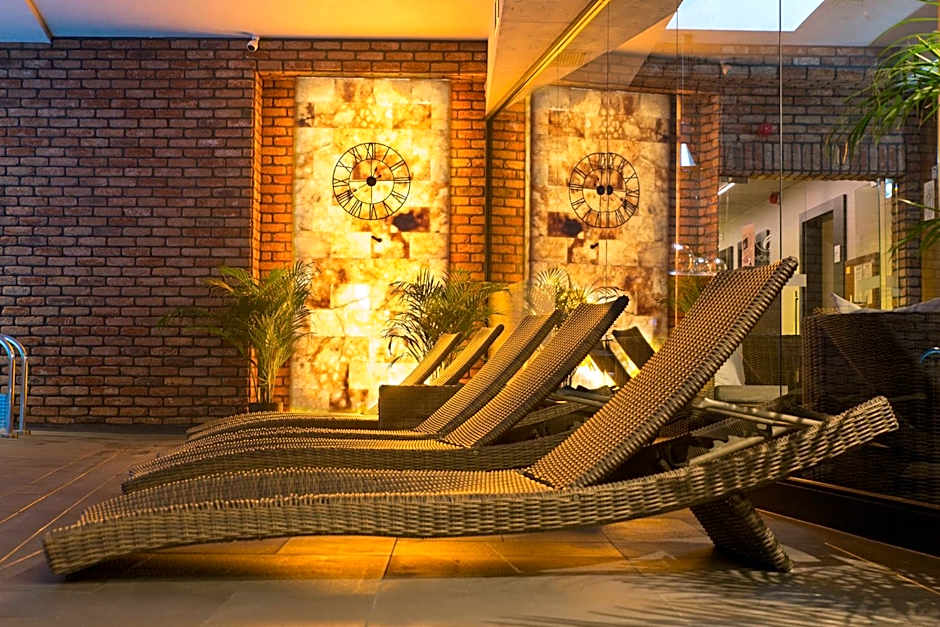 Hotel Almond Business & SPA