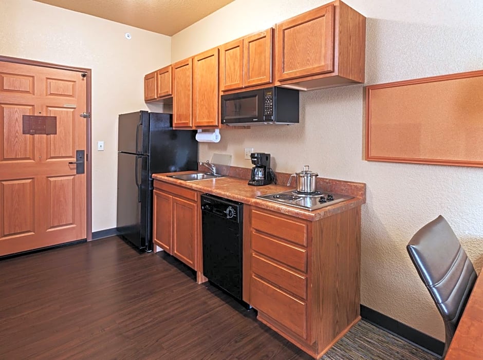 Candlewood Suites St. Robert, an IHG Hotel