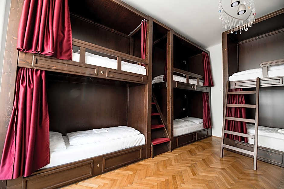 Vienna Boutique - Premium Hostel