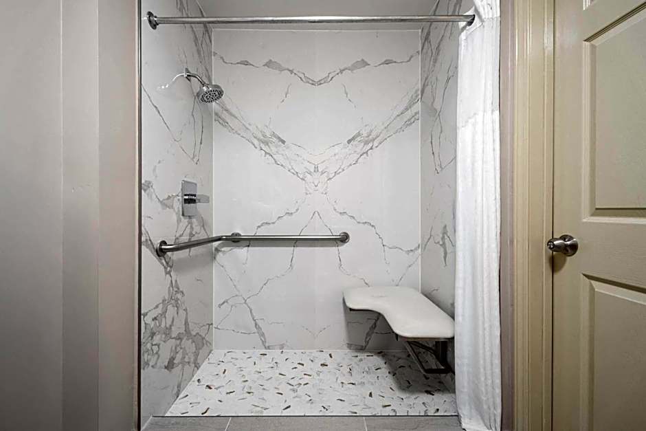 Super 8 by Wyndham Macon West