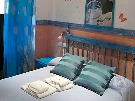 Single Room with Private  Bathroom