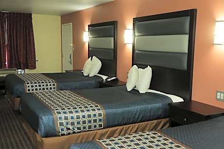 Double Room with Three Double Beds