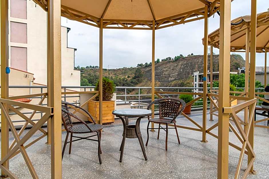 S&L Boutique Hotel