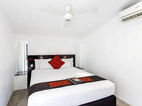 Hotel Room Deluxe