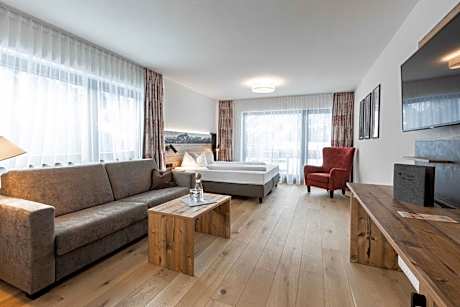 Deluxe Double Room with Shower