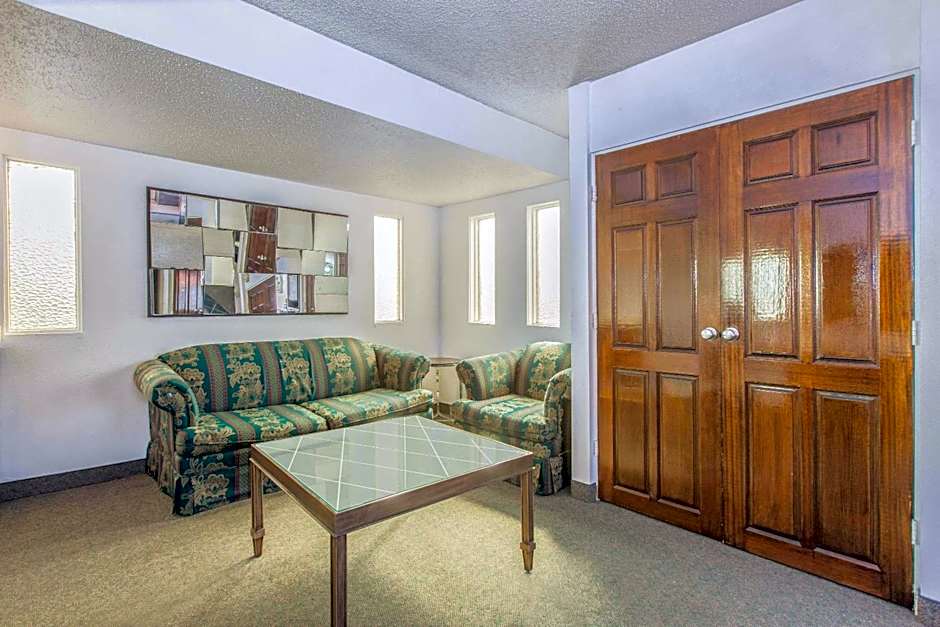 Days Inn by Wyndham Camarillo - Ventura