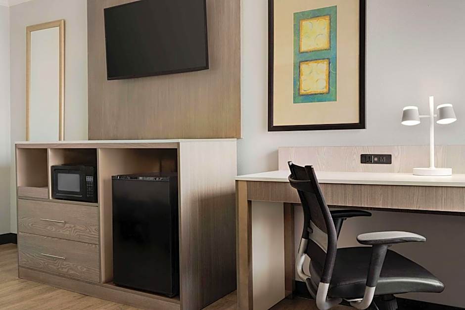 La Quinta Inn & Suites by Wyndham Birmingham/Cahaba Park South