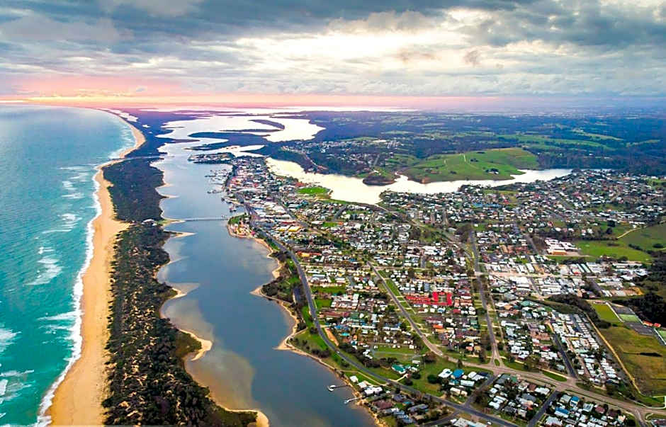 Cunningham Shore Motel