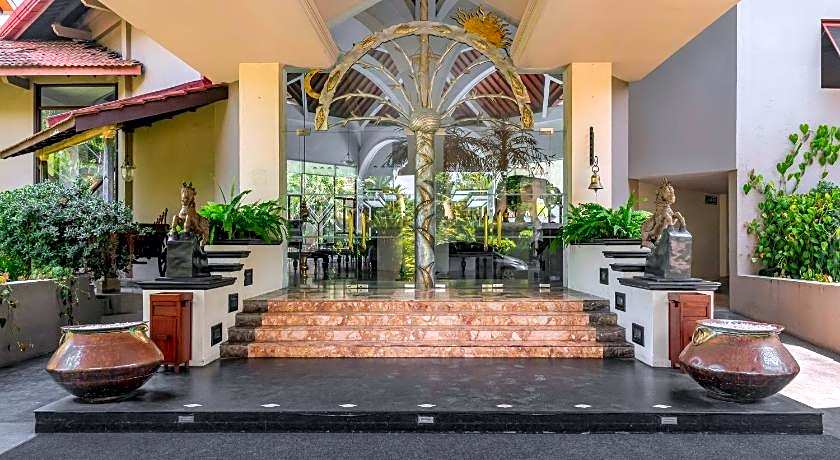 Royal Palms Beach Hotel