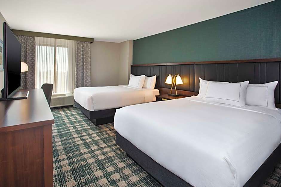 DoubleTree by Hilton Lansing