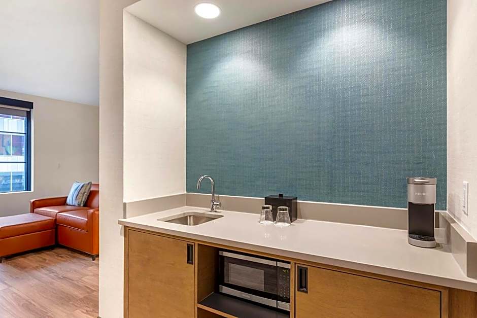 Cambria Hotel Denver Downtown RiNo