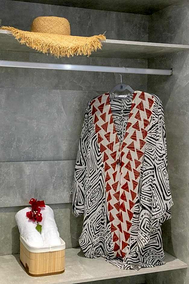 Chrysonisos Suites with Sunset & Seaviews near Kini