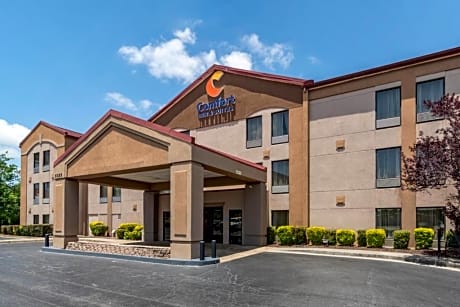 Comfort Inn & Suites at Stone Mountain