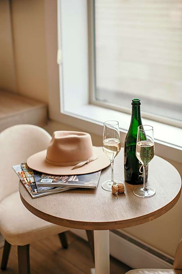 Stirling All Suites Hotel