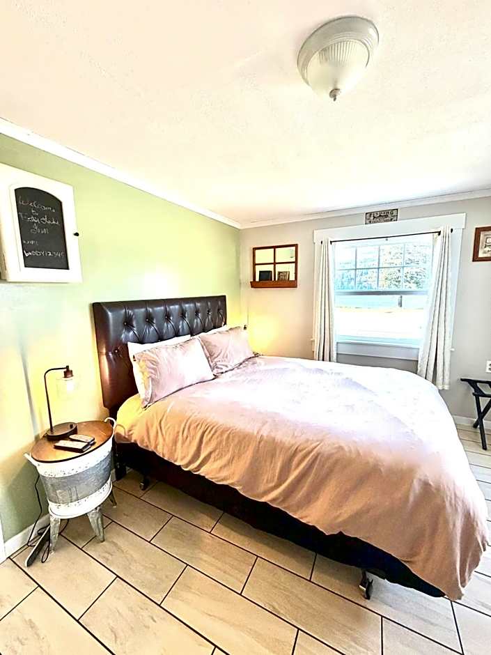 Foster Lake Inn