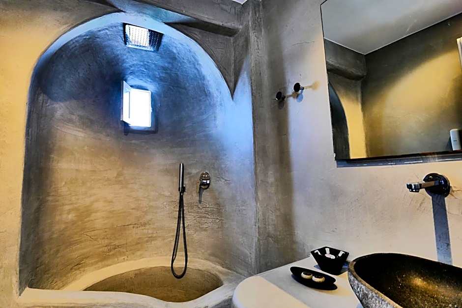 Ostraco Suites
