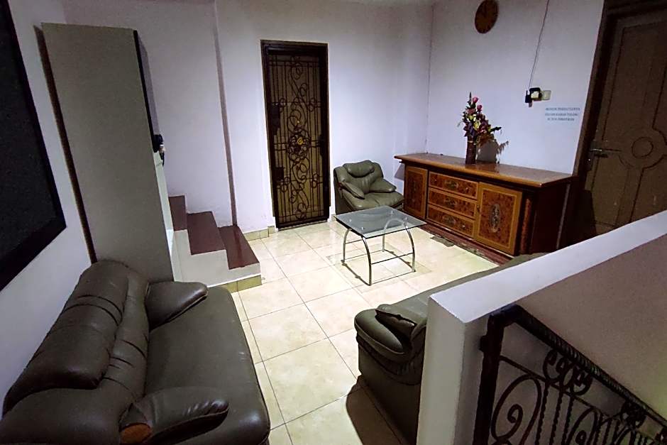 Hotel O Pondok Almirah