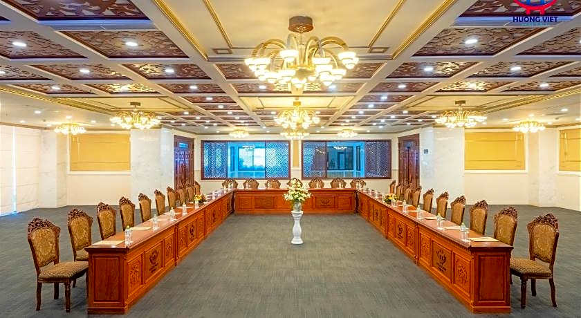 Huong Viet Hotel Quy Nhon - Beachfront