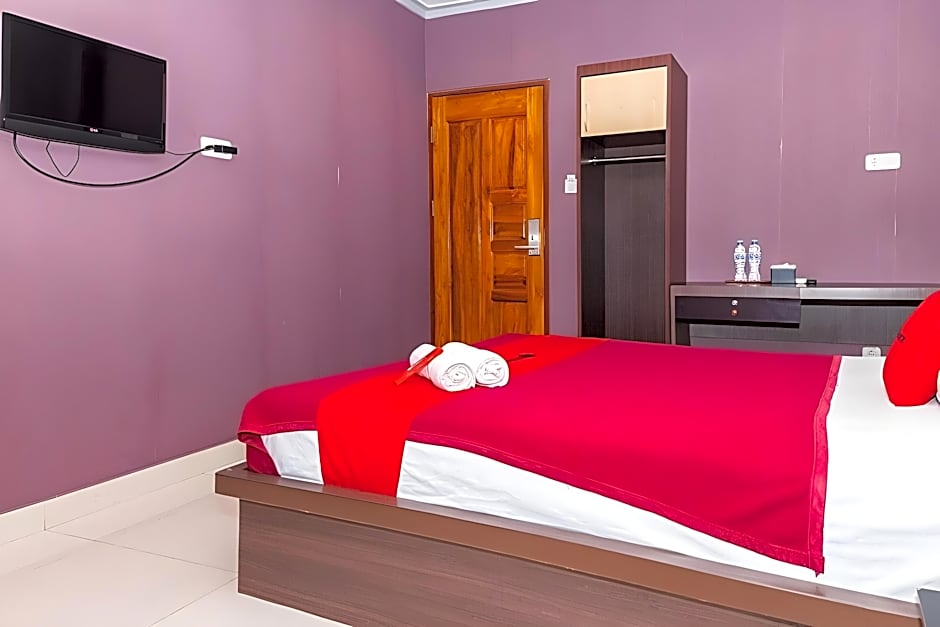 RedDoorz Plus @ Paal 2 Manado