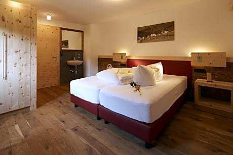 One-Bedroom Apartment with Terrace