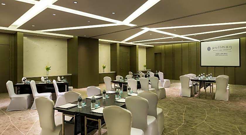 Pullman Nanjing Lukou Airport Hotel