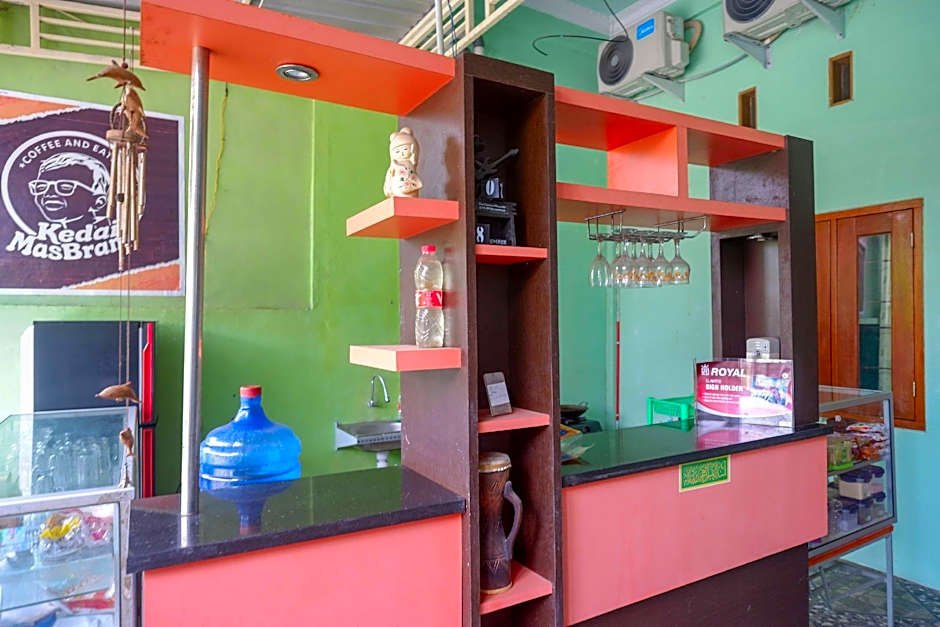 RedDoorz Syariah near RS Mitra Siaga