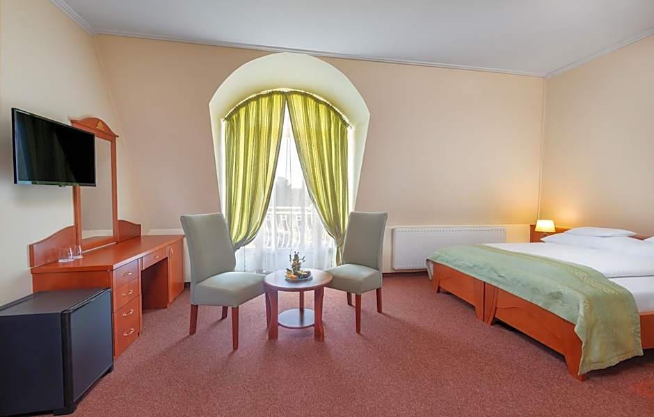 Gosztola Gyöngye-az erdő szállodája