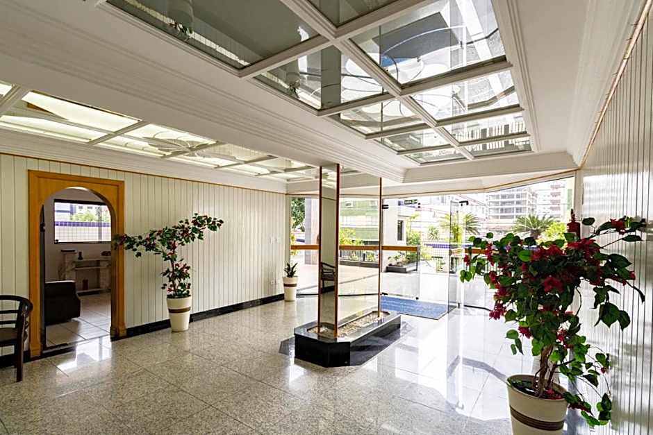 Apto com bela vista a 100m da Praia da Guilhermina