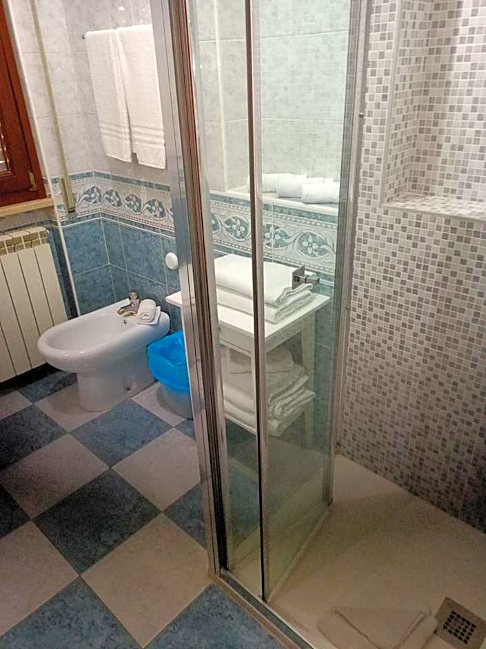 King Suite - Intera Suite vicino Aeroporto e Fiera di Roma