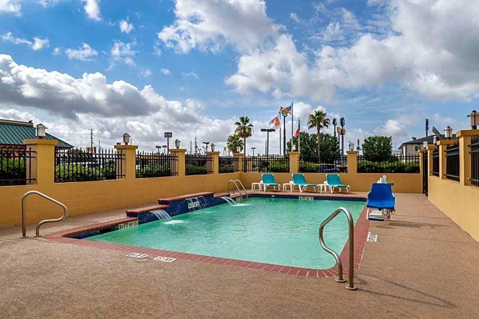 Comfort Suites Baytown I 10