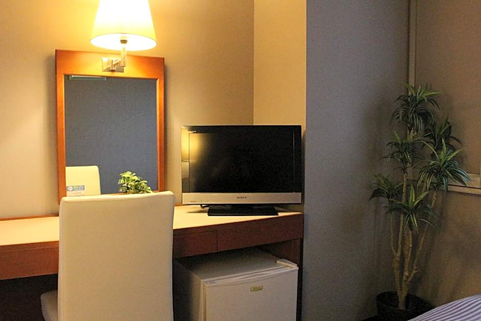 Hotel Livemax Hiratsuka Ekimae