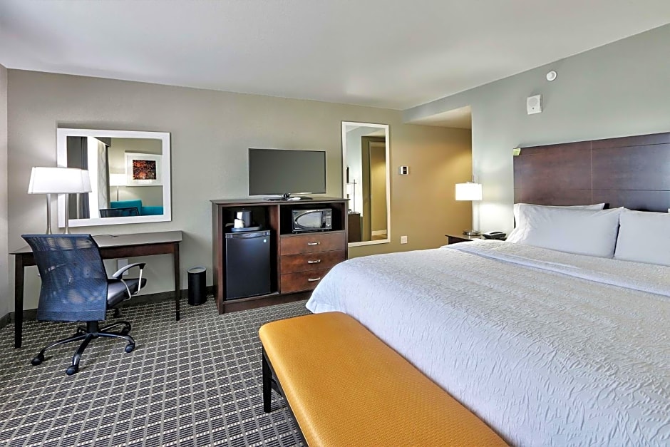 Hampton Inn By Hilton & Suites Albuquerque Airport