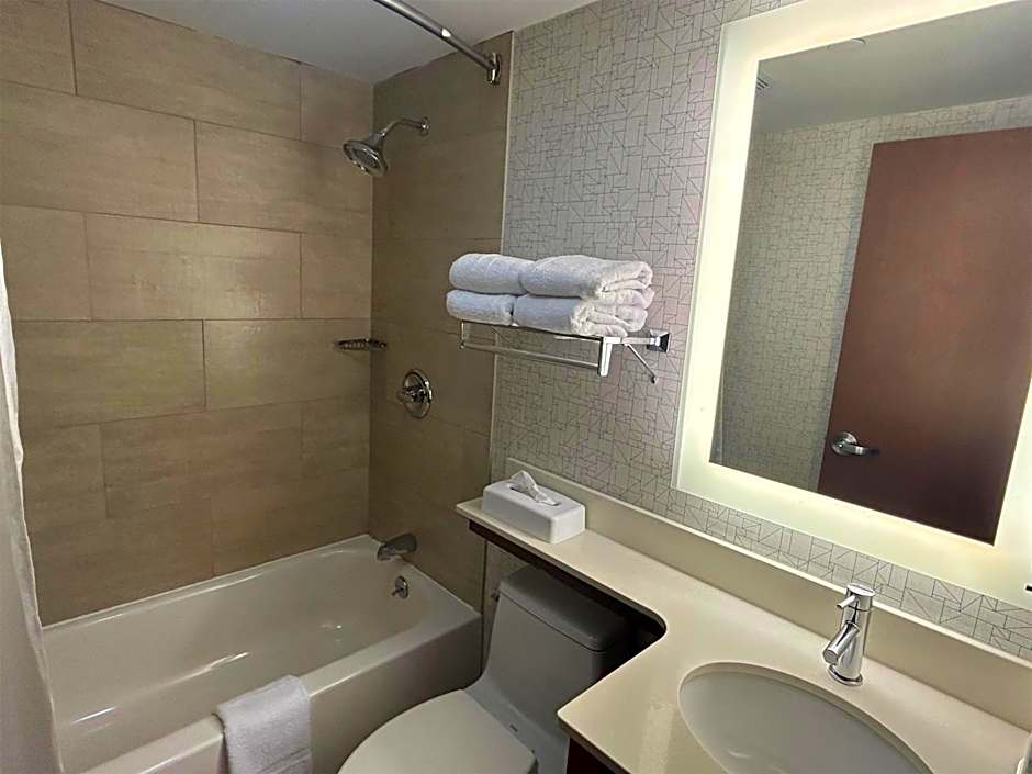 Best Western Roslyn-Long Island Hotel