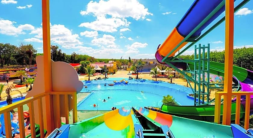 Trang Villa Hotel and Water Park