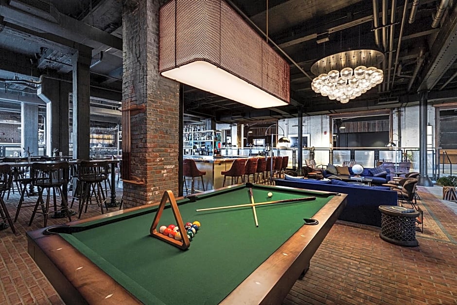 Crossroads Hotel