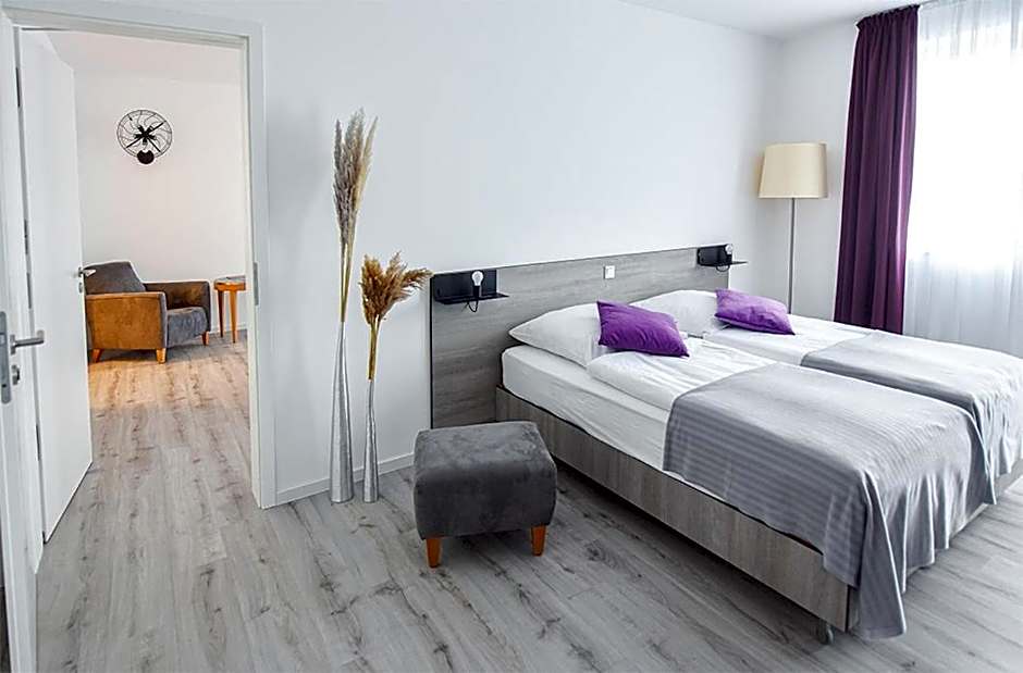 PRIMA Inn HOTEL & HOF NEURUPPIN - digitales & rezeptionsloses Motel