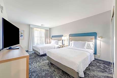 One-Bedroom Queen Suite with Two Queen Beds - Non-Smoking