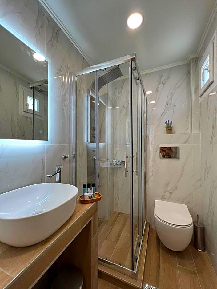 Wide Blue Luxury Boutique Suites