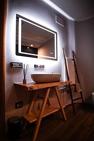 Deluxe Suite with Spa Bath