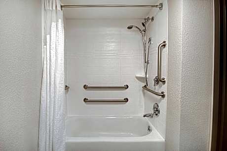 1 King Standard Mobility Accessible Tub
