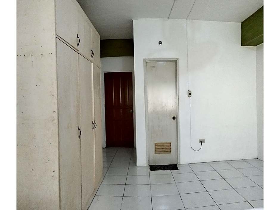 OYO 800 DDD Habitat Dormtel Bacolod 