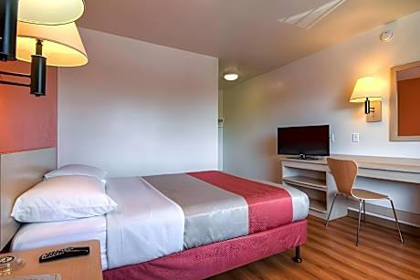 Double Room - Disability Access - Non-Smoking