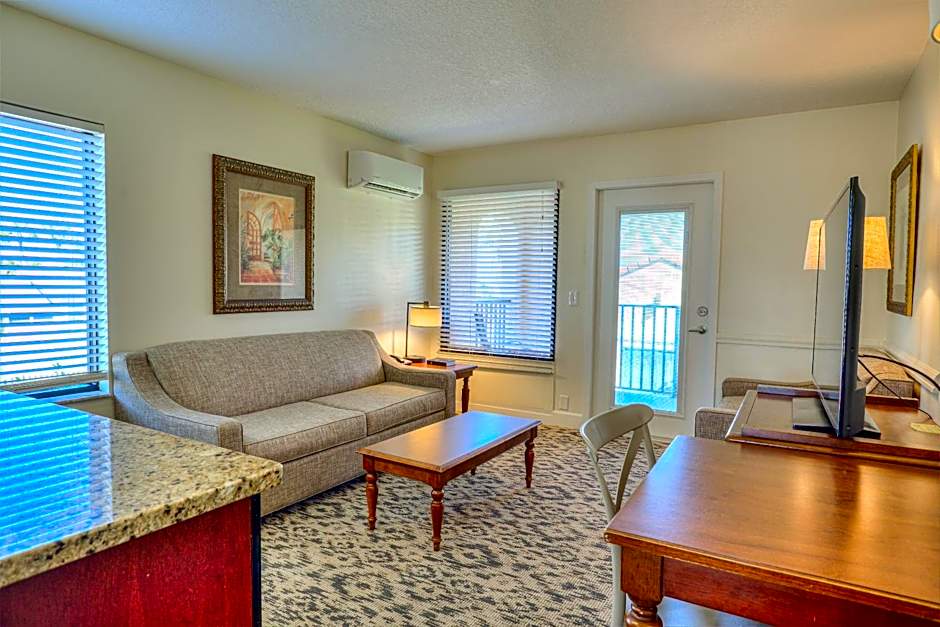 La Fiesta Ocean Inn And Suites