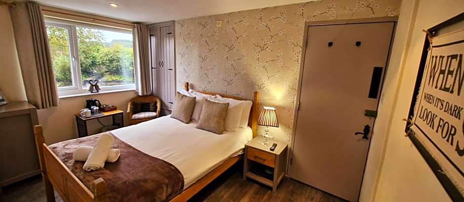 The Strawbury Duck Inn