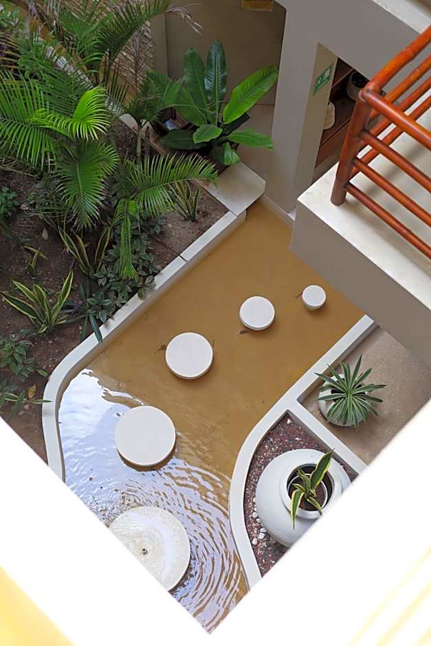 Noah Beach Hotel & Suites